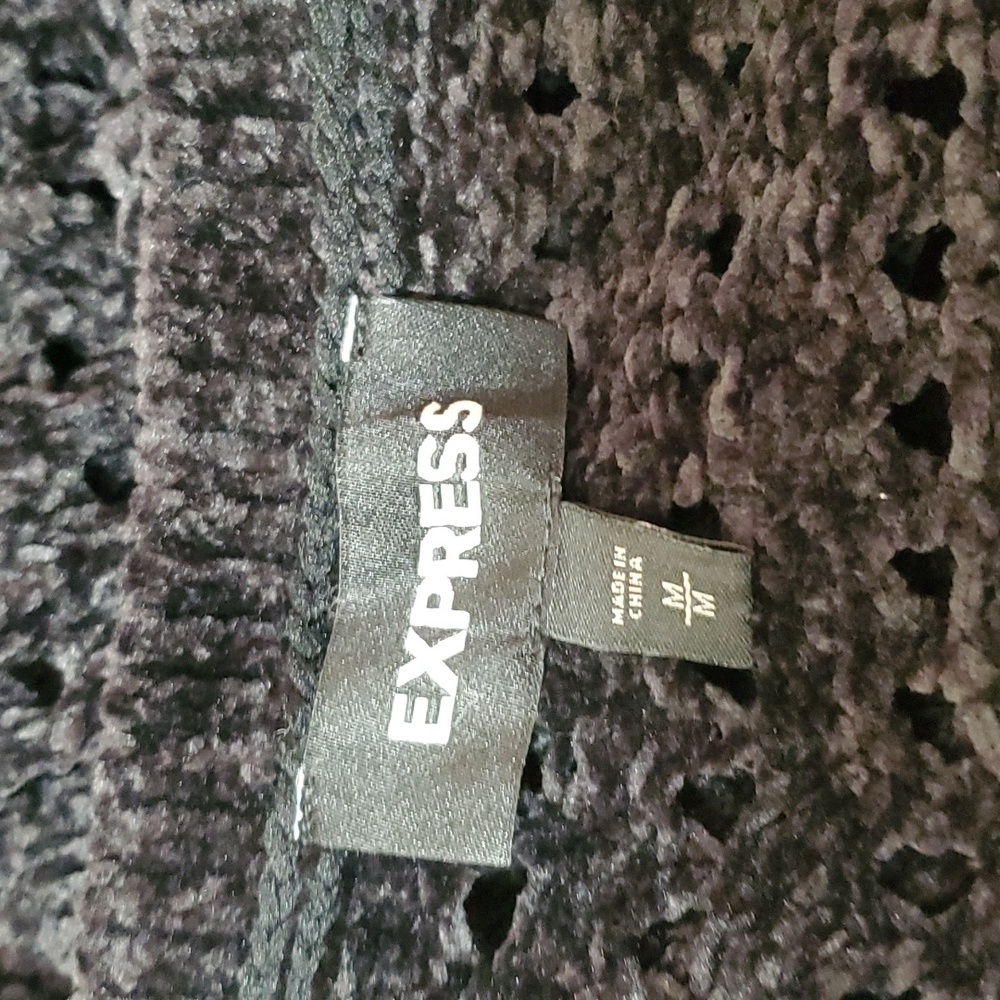 Express Black Cropped Sweater Size M EUC - Picture 5 of 8